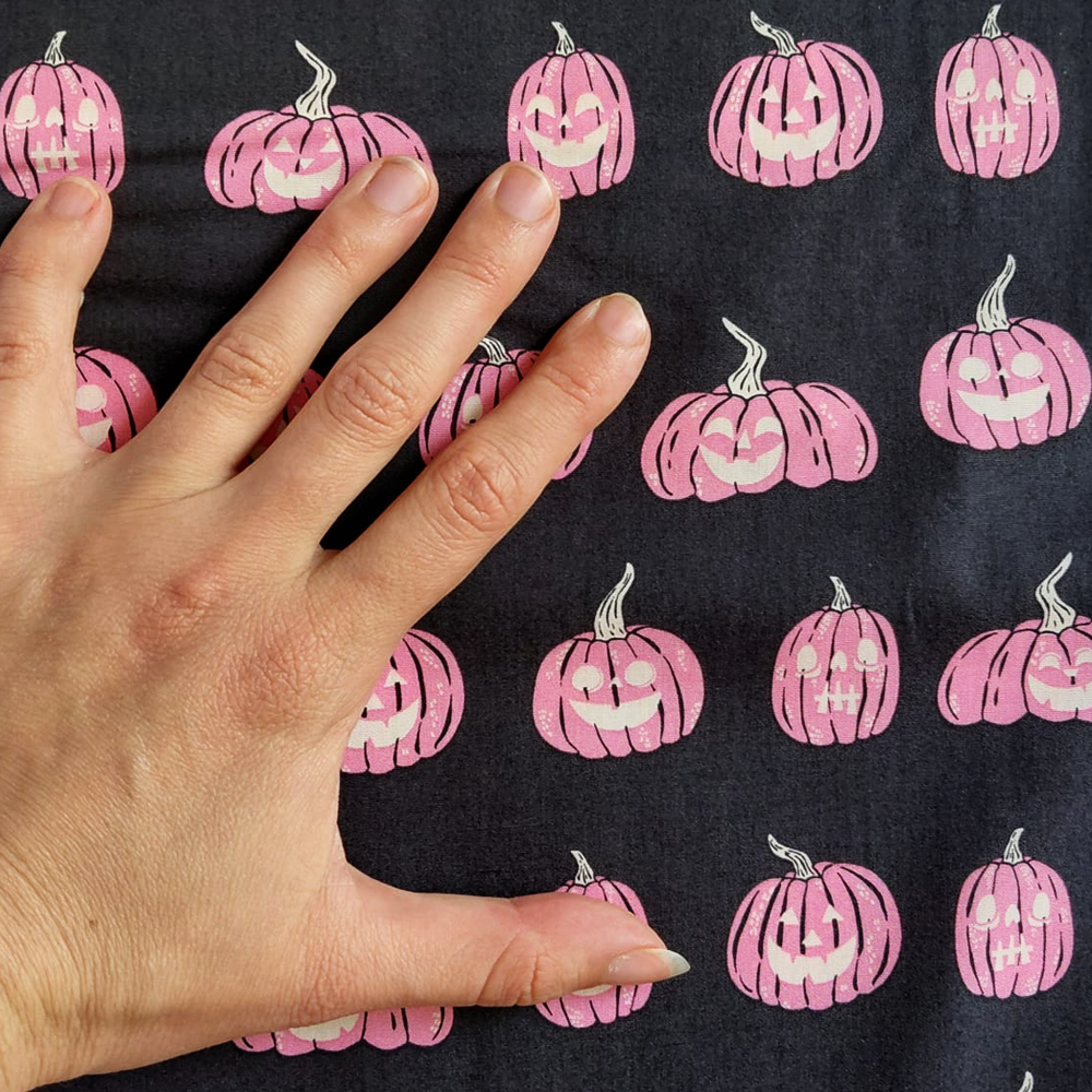 Pink Pumpkins de Spooky n' Sweeter pour Art Gallery Fabric