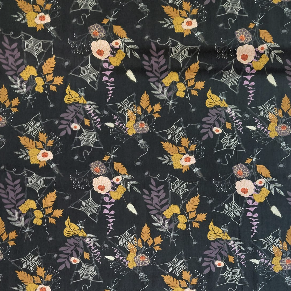 Cast a Spell en Sombre pour Art Gallery Fabric
