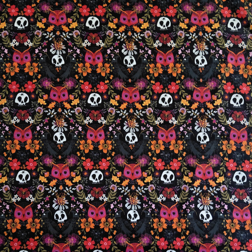 Hiboux écarlates et crânes fleuris de Helen Black pour Dashwood