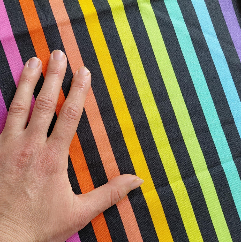 Disco Stripe en Carbon de Tula Pink pour Free Spirit