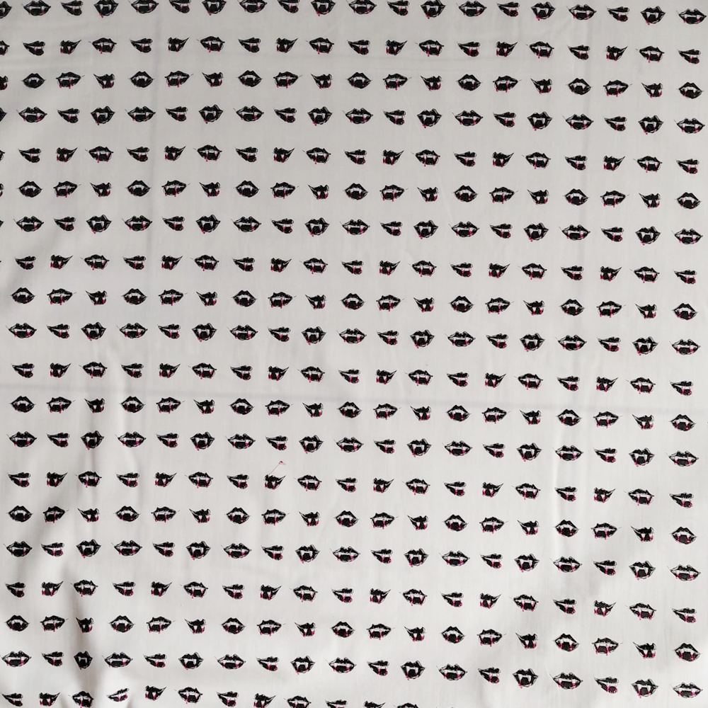 Fangtastic Lips de Sweet n'Spookier pour Art Gallery Fabric