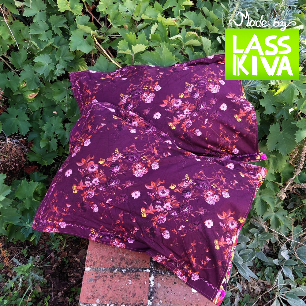 Vining en cabernet de Giucy Giuce pour FreeSpirit Fabrics
