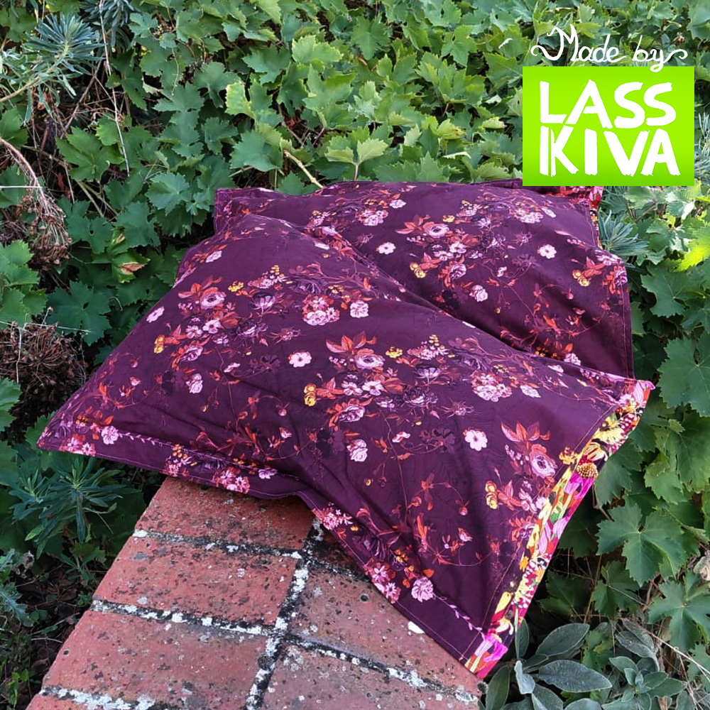 Vining en cabernet de Giucy Giuce pour FreeSpirit Fabrics