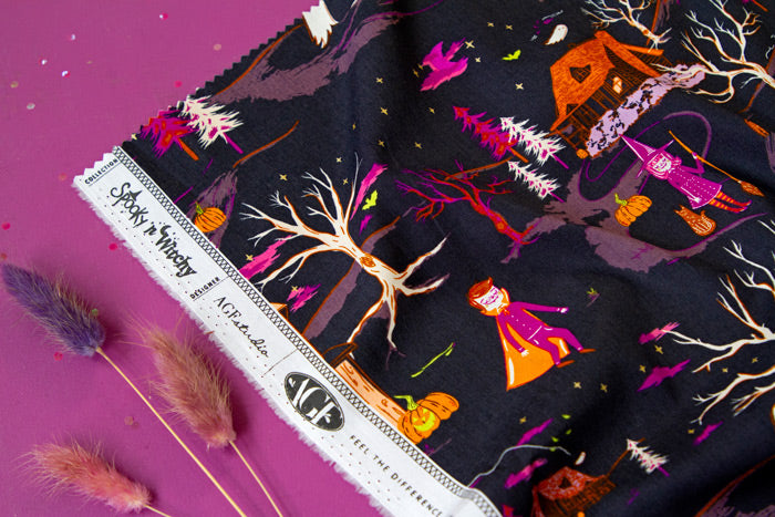 Peppermints Tale en Twilight de Spooky 'n Witchy pour Art Gallery Fabric