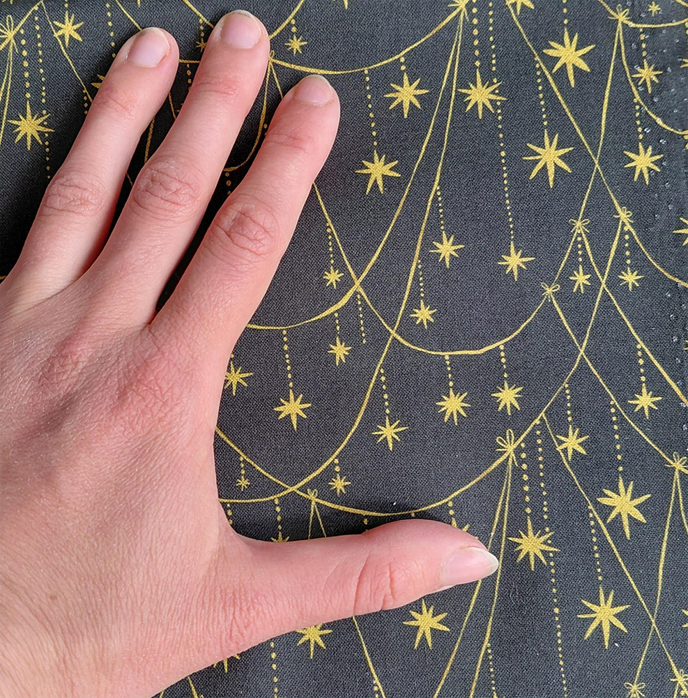 Star Garland de Faye Guanipa pour Dear Stella