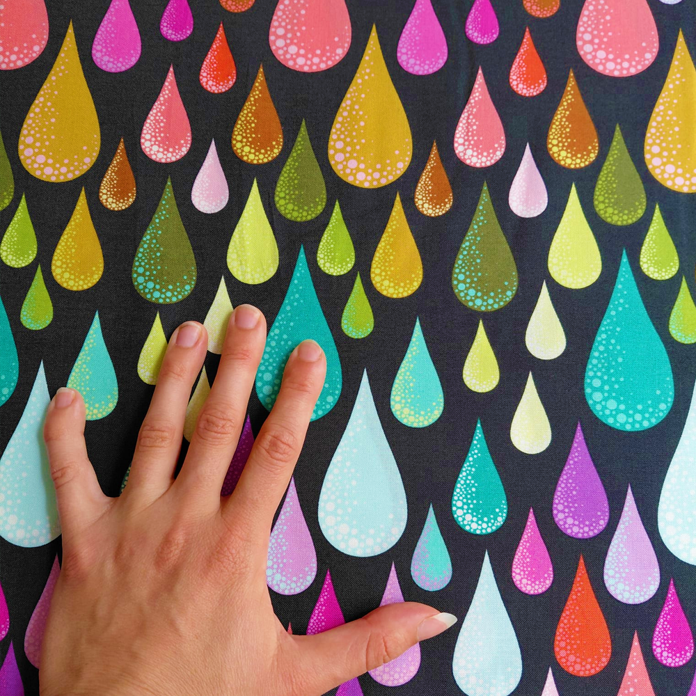 Dew drops en Licorice de Tula Pink pour Free Spirit